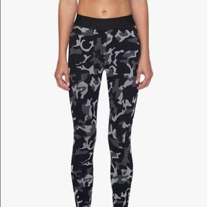 Koral Camo Leggings XS